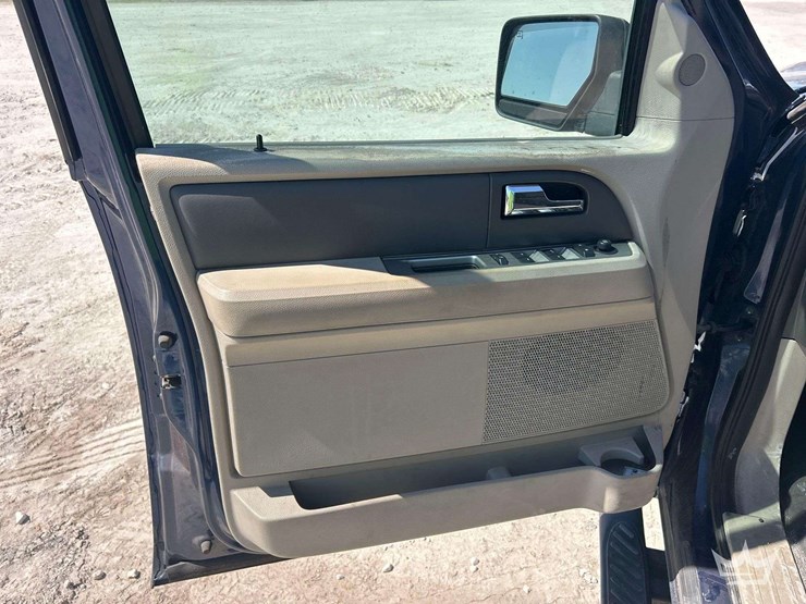 2008-ford-expedition-image-11