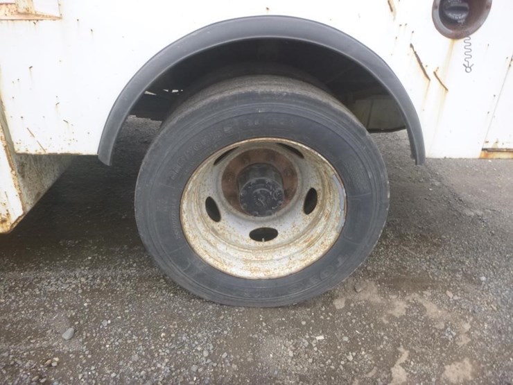 2004-ford-f450-image-17