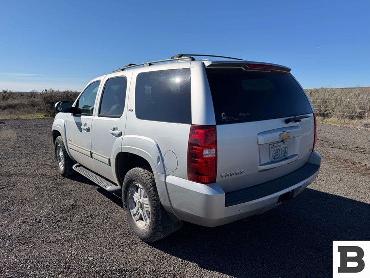 2011-chevrolet-tahoe-image-3