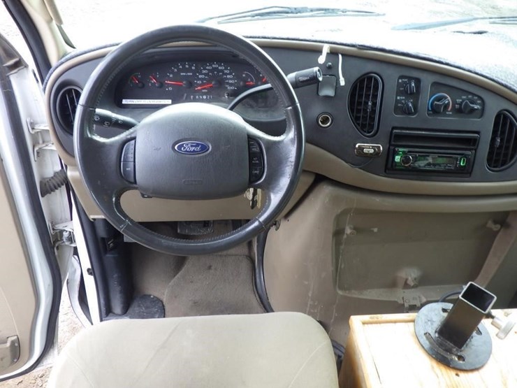 2006-ford-cargo-image-8