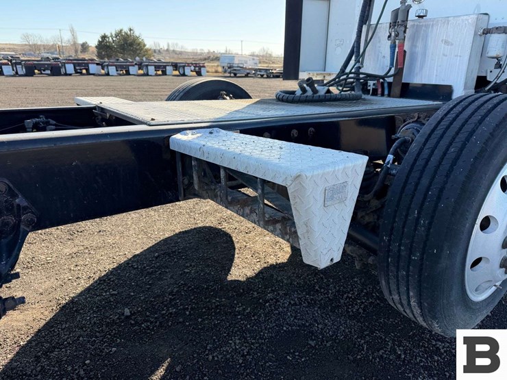 2019-kenworth-t680-image-38