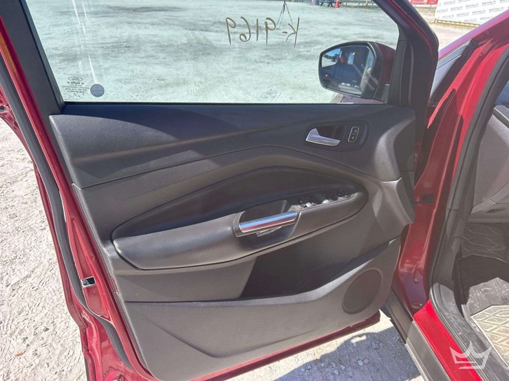 2017-ford-escape-image-11