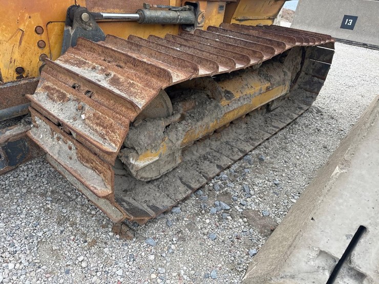 2015-deere-650k-lgp-image-18