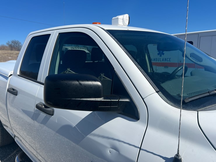 2015-dodge-1500-image-16