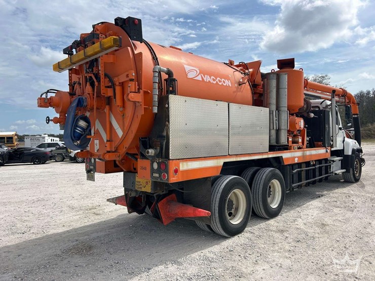 2020-freightliner-114sd-image-3