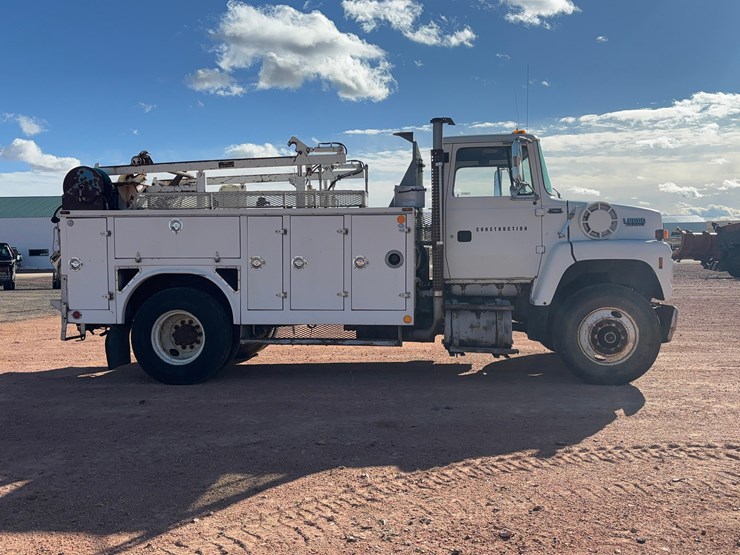 1992-ford-l8000-image-4