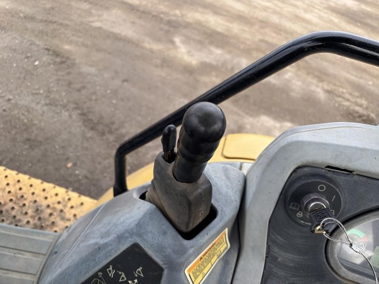 caterpillar-420f2-image-45