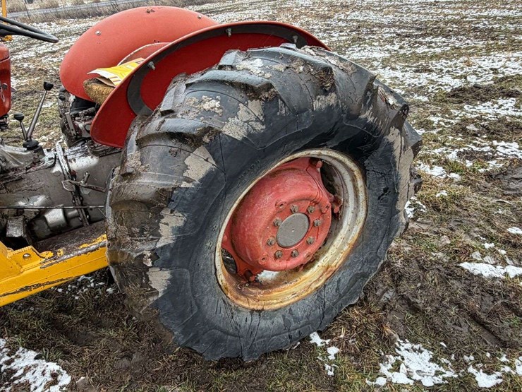 massey-ferguson-65-image-17