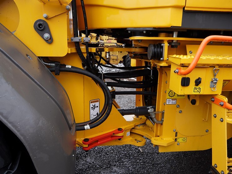 2022-volvo-l60h-image-35