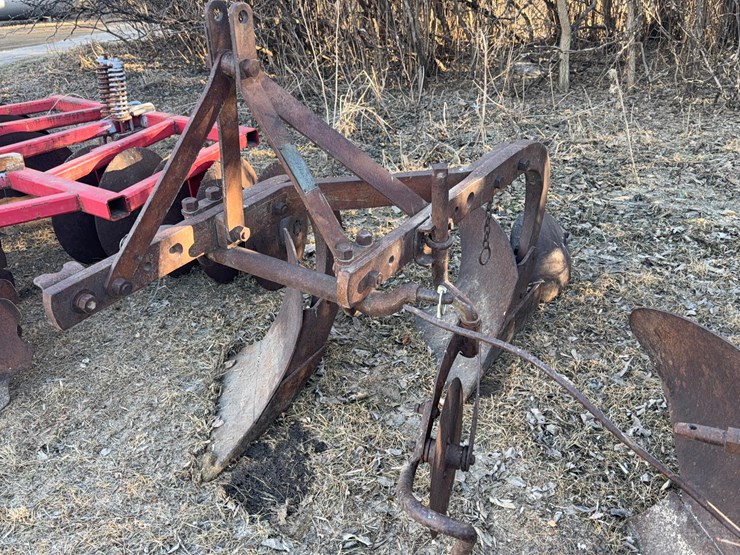 ferguson-2-bottom-plow-image-3