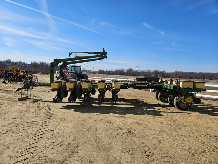 john-deere-7000-image-2