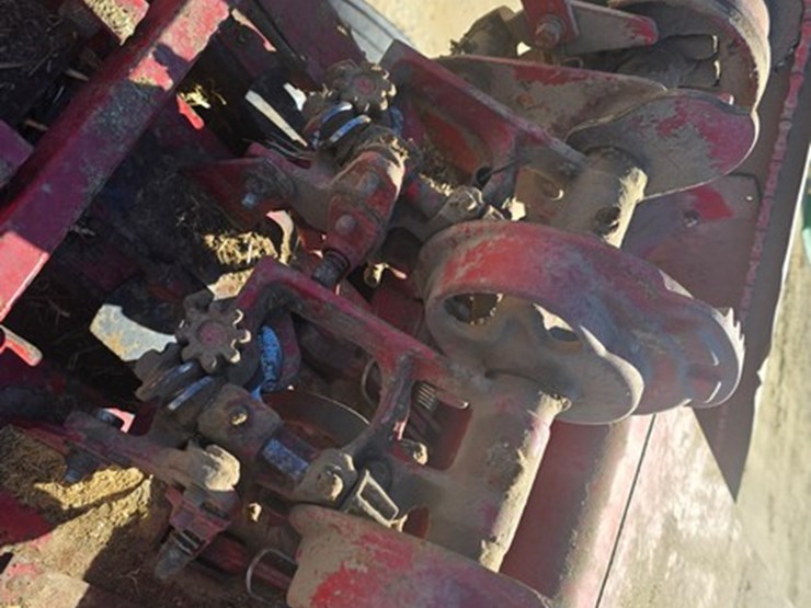 new-holland-273-image-13