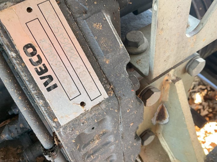 #239-•-iveco-diesel-engine-and-hyd-pump-image-12