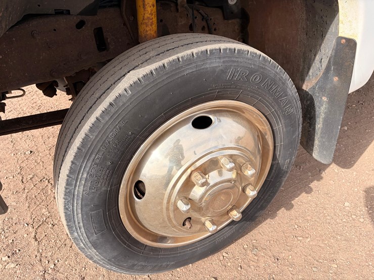 2003-ford-f550-image-23