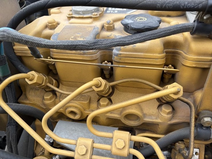 caterpillar-cb24-image-29