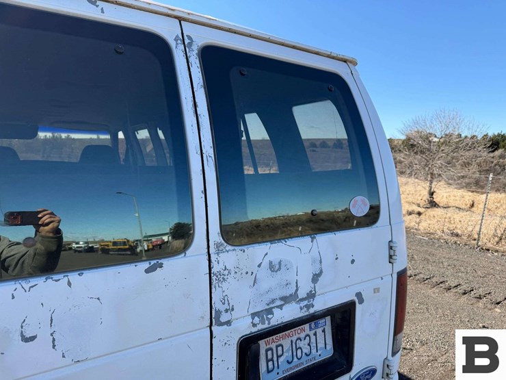 1996-ford-econoline-350-image-17