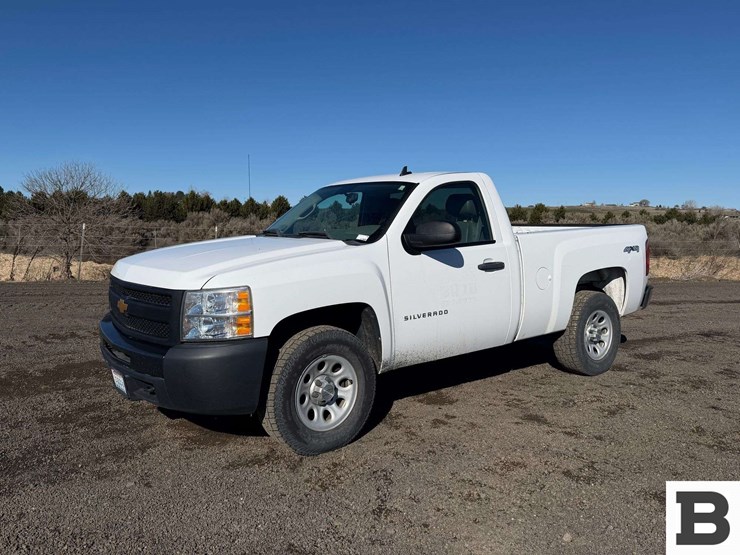 2013-chevrolet-silverado-1500-image-1