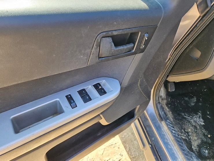 2012-ford-escape-image-17