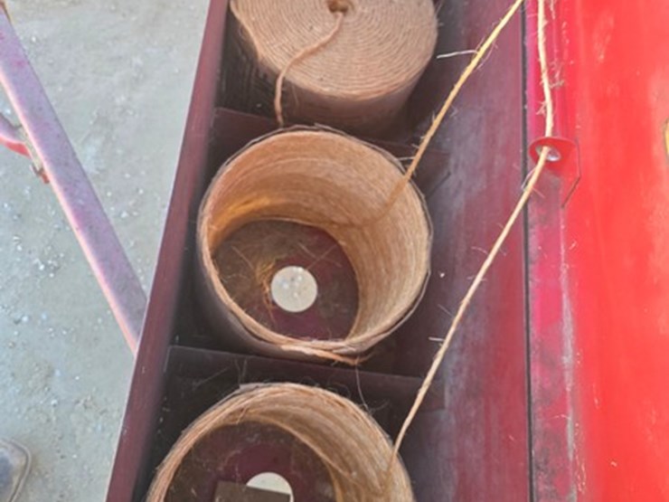 new-holland-273-image-11