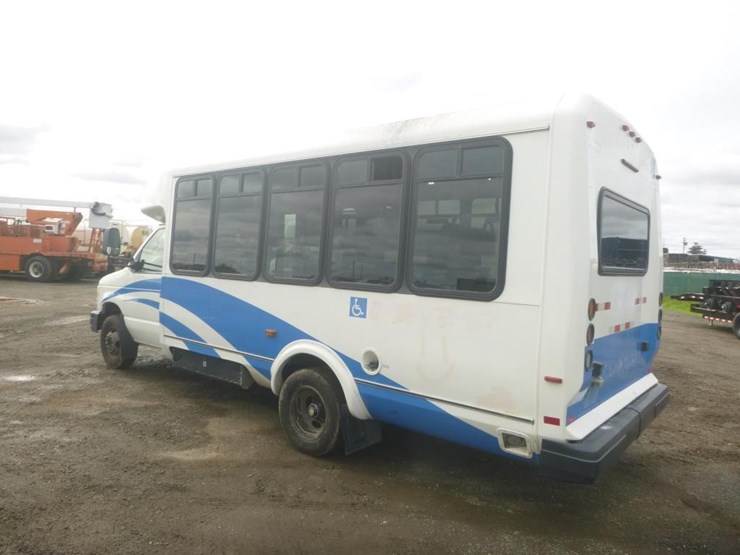 2014-ford-e450-image-4