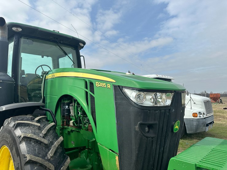 john-deere-8285r-image-36