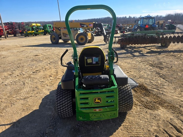 2025-john-deere-z915e-image-4