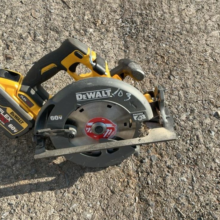 #103 • Dewalt DCS578 Cordless Circle Saw