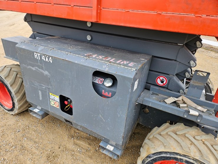 2017-skyjack-sj6832rt-image-14