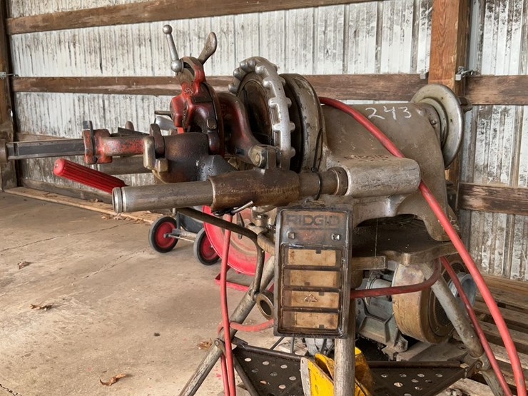 #243-•-ridgid-300-pipe-threader-image-13