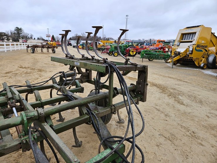 john-deere-1010-image-11