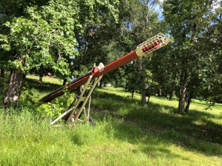 buhler-farm-king-831-image-1