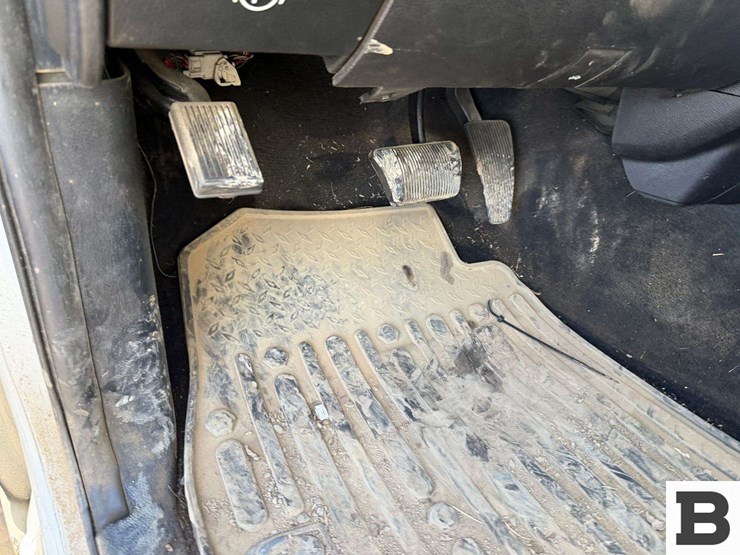 2014-dodge-2500-image-34