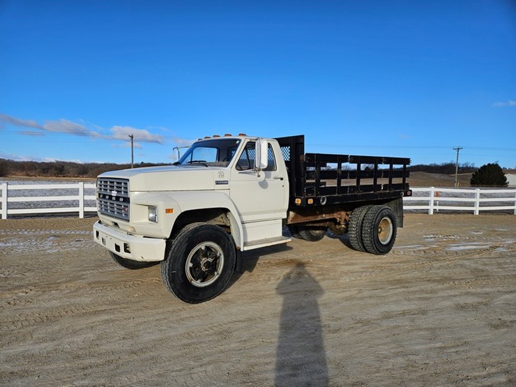 1983-ford-f800-image-1