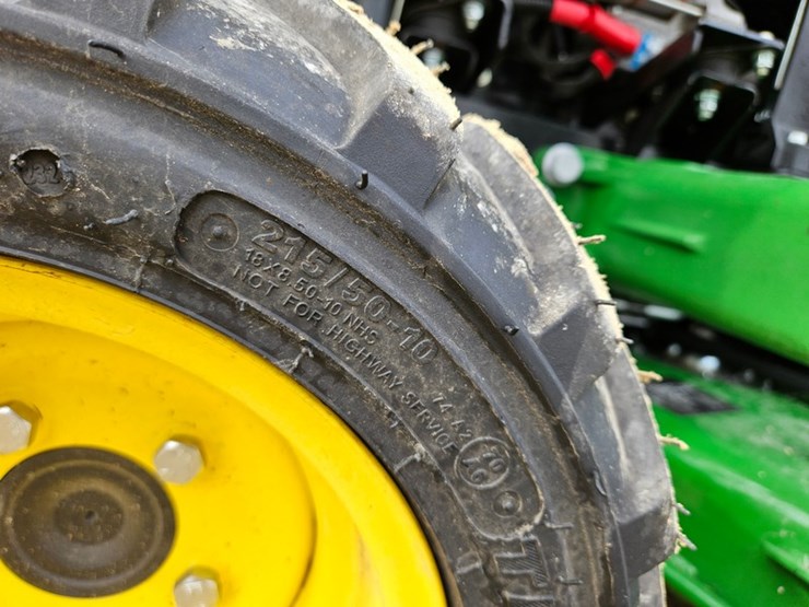 2024-john-deere-1025r-image-47