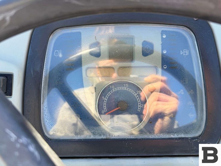 new-holland-t4030f-image-42