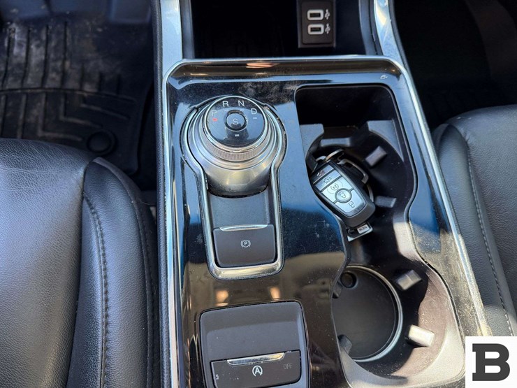 2019-ford-edge-image-24