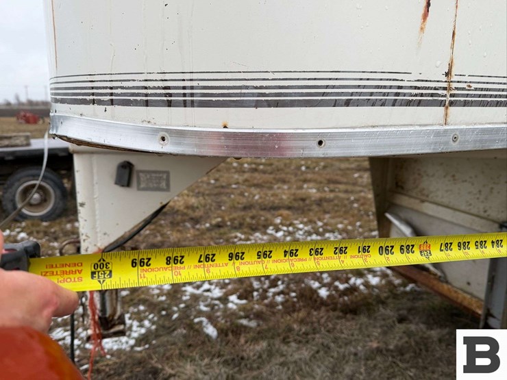 1990-hworl-horse-trailer-image-33