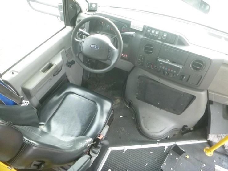 2014-ford-e450-image-8