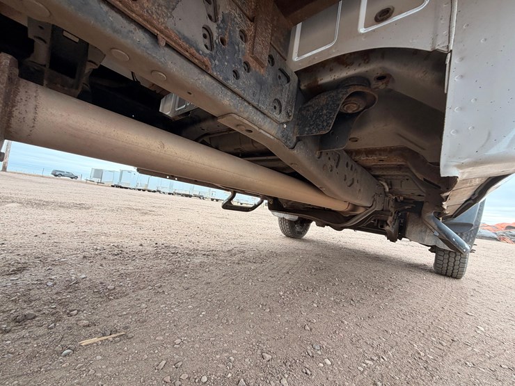 2015-ford-f550-image-12