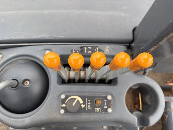 2017-deere-210lep-image-16