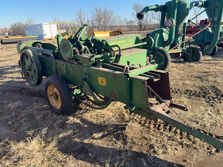 john-deere-24t-image-12