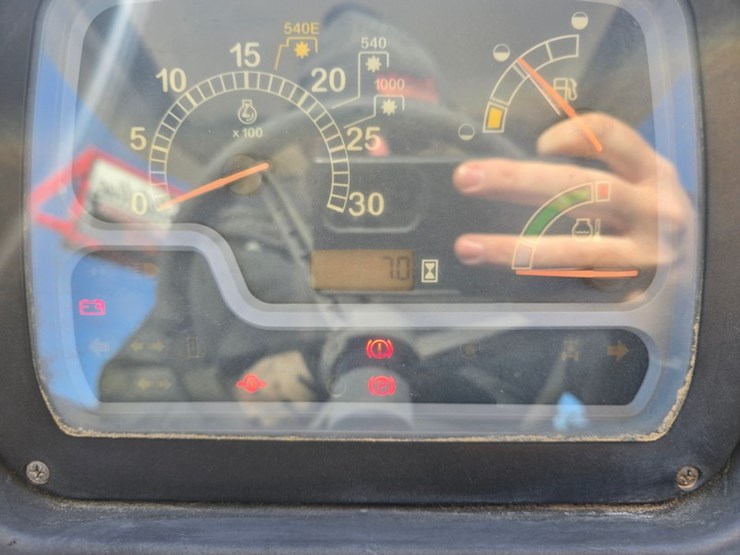 new-holland-td5040-image-24