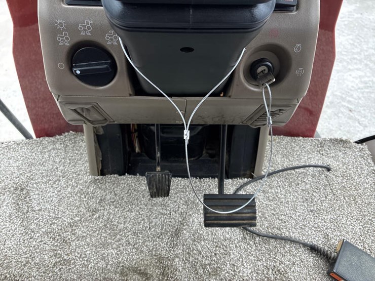 2015-case-ih-patriot-3340-image-74