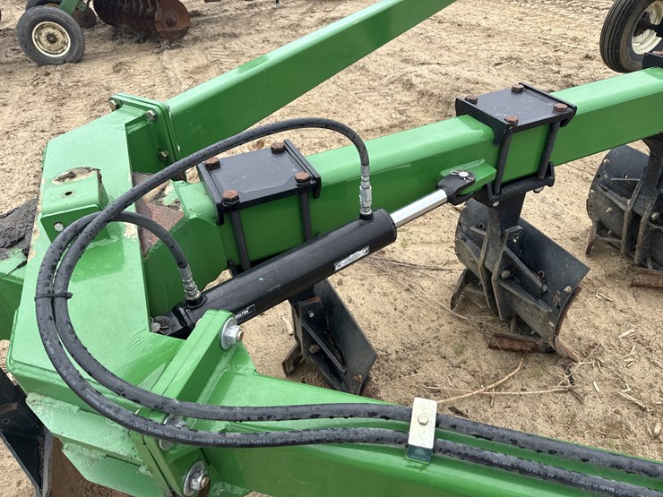 harrell-6710-image-8