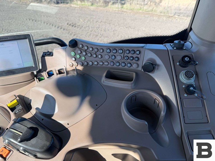 2013-john-deere-6125r-image-70