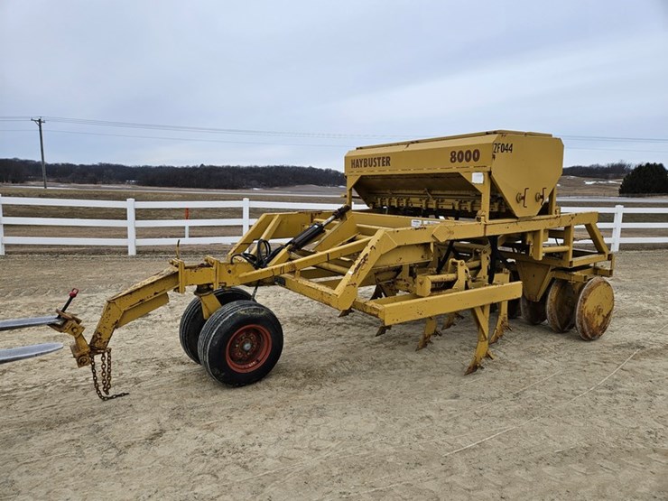 haybuster-8000-image-1