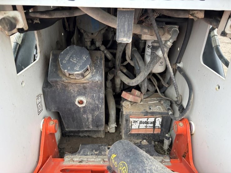 2020-bobcat-mt85-image-24