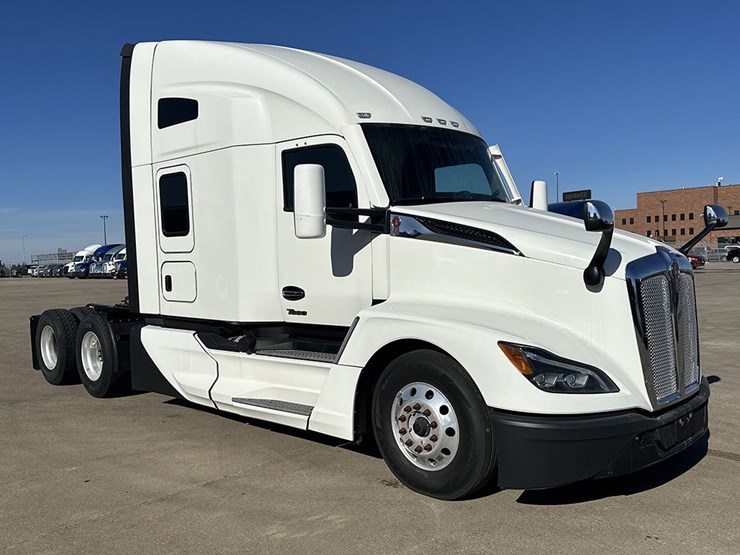 2022-kenworth-t680-image-1