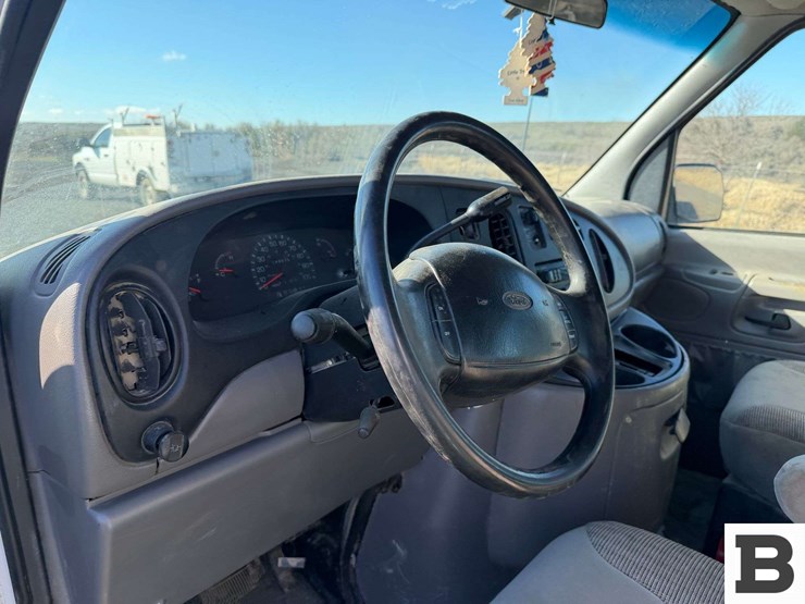 1999-ford-econoline-350-image-25