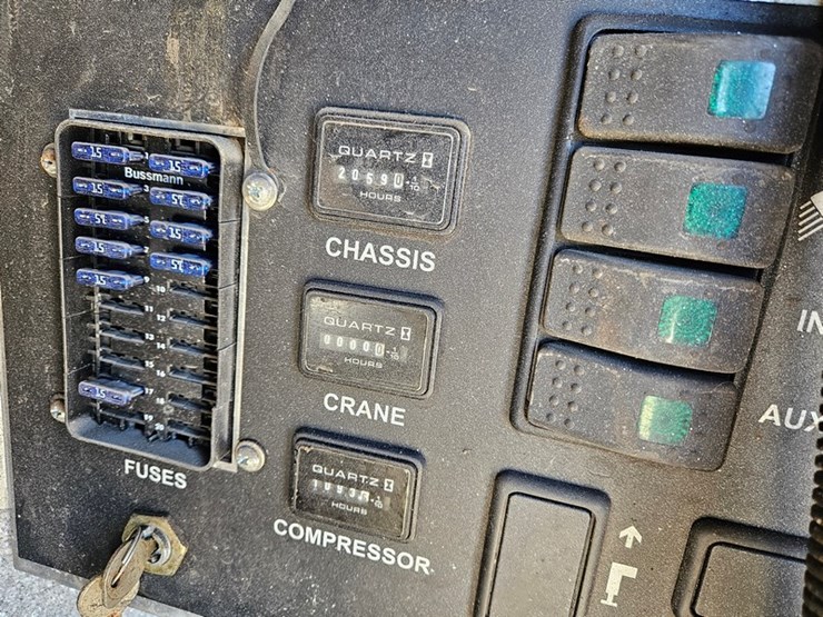 2011-ford-f550-image-23